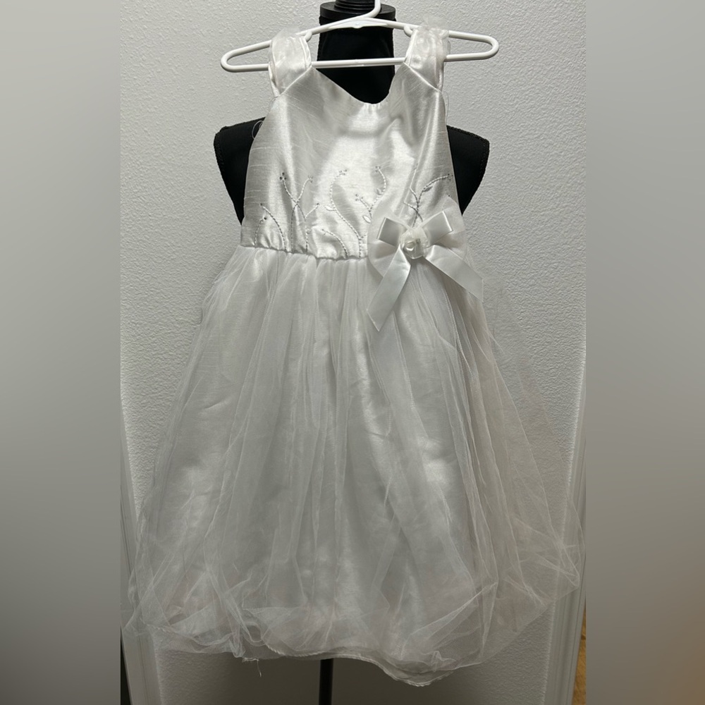 La Princess Flower Girl Dress - 6X - White - Used